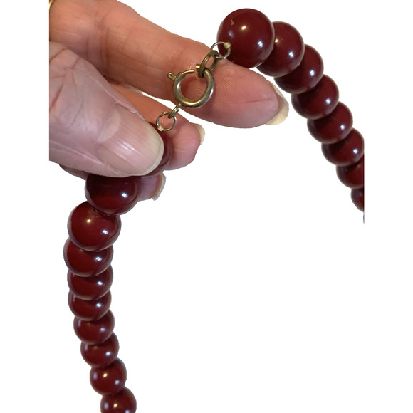 Vintage Cranberry Red Acrylic Graduated Bead Necklace 28" Bold 80's Chic - Picture 2 of 5